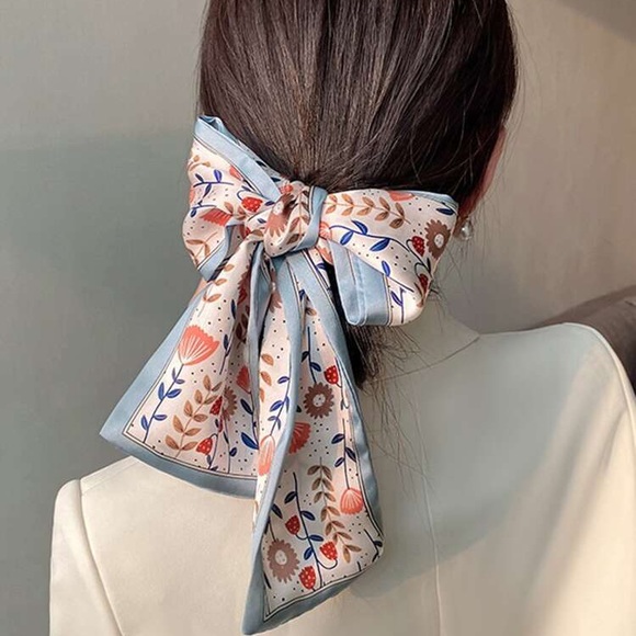 Anthropologie Accessories - ANTHROPOLOGIE floral hair tie scarf twilly